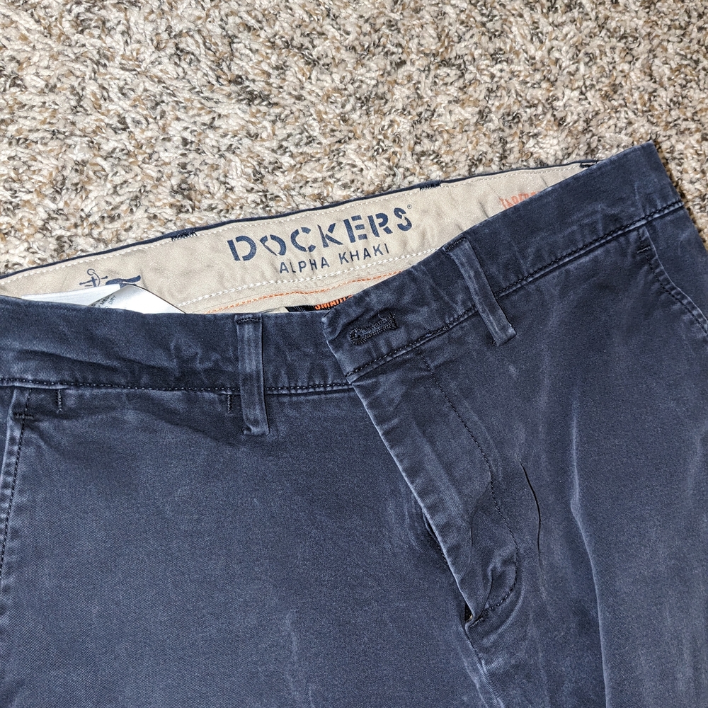 Dockers Alpha Khaki - Deep Navy